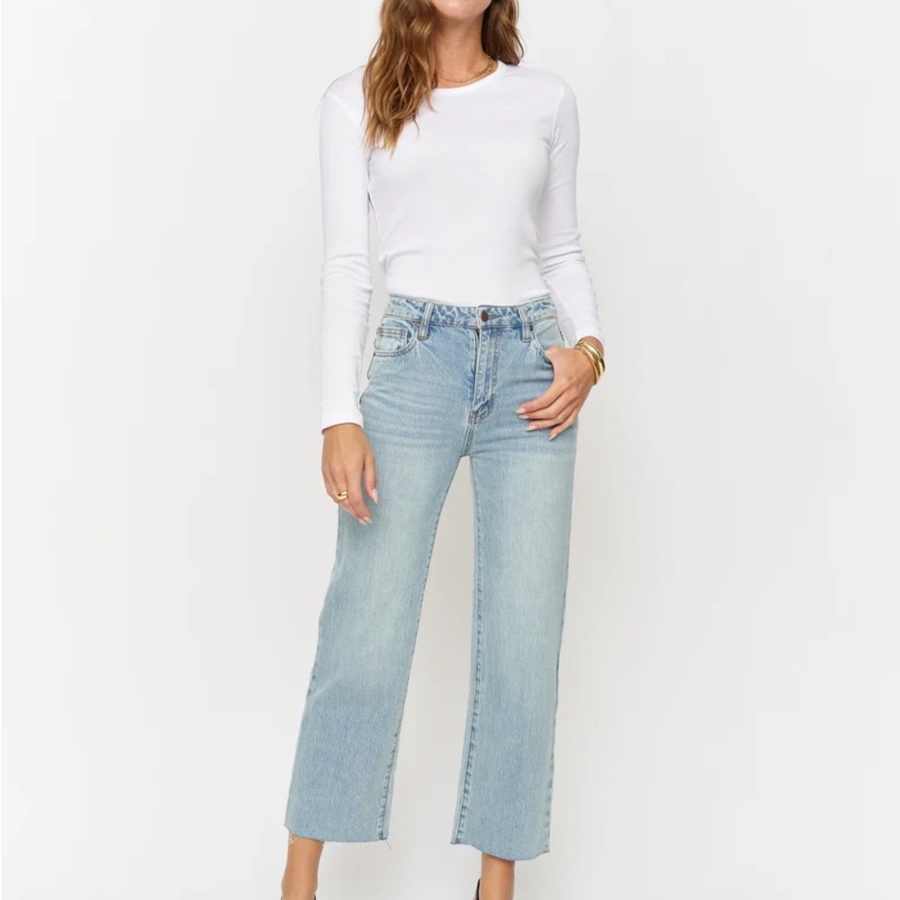 Classic Light Blue Cropped Women's Jeans